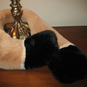 Laura Faux Fur Collar Scarf
